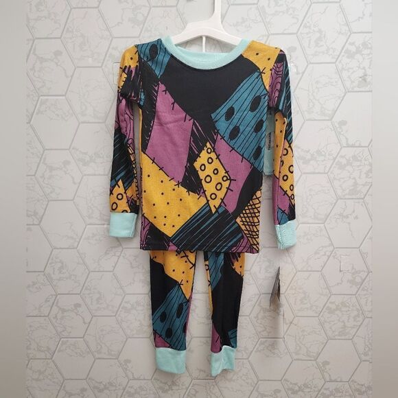 New Toddler Girl's "The Nightmare before Christmas" Sally pajama set - Picture 2 of 7